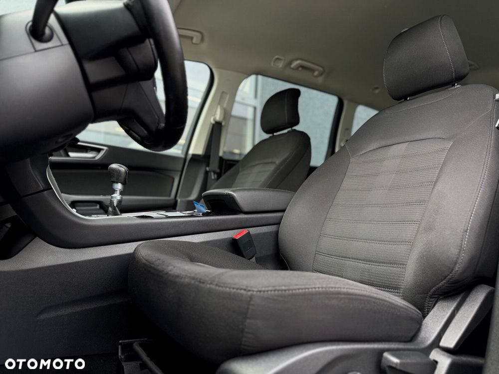 Ford Galaxy - 10