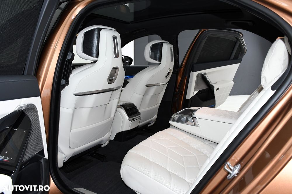 BMW i7 - 15