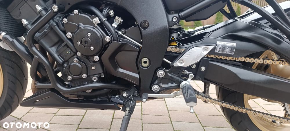 Yamaha FZ8 - 35