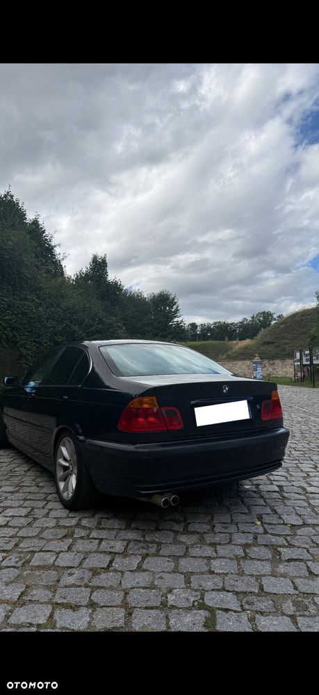 BMW Seria 3 320i - 5