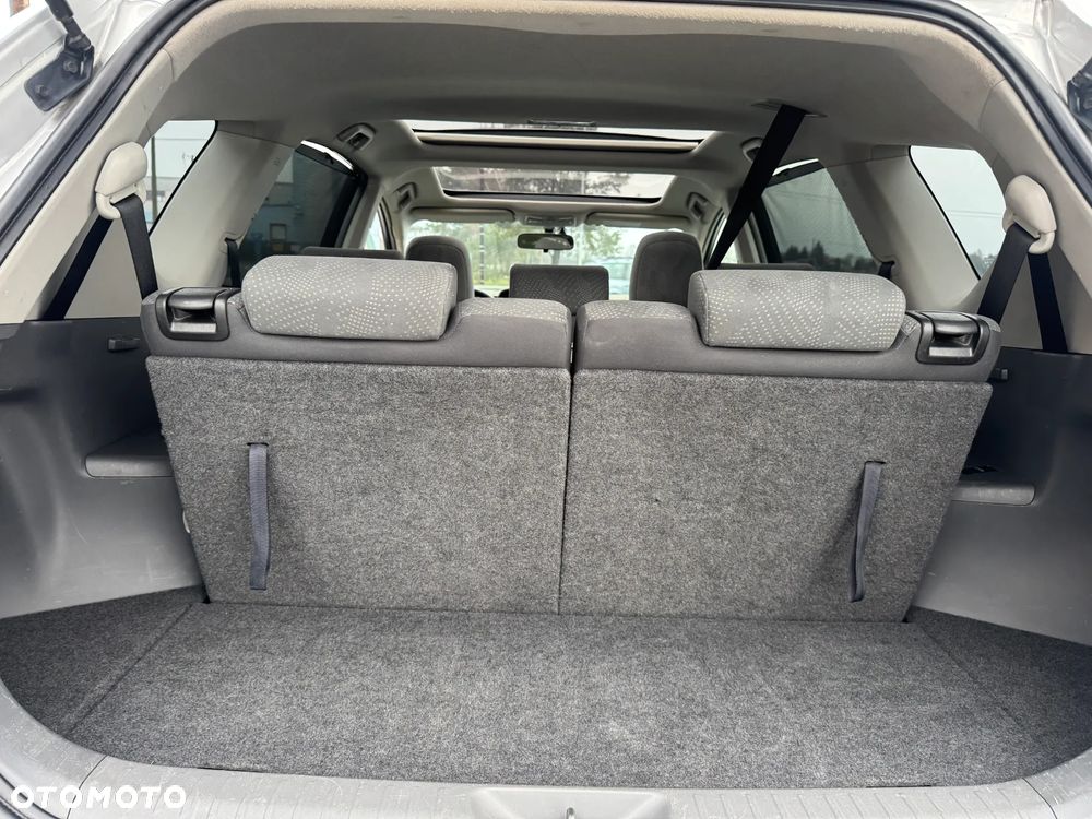 Toyota Prius+ (Hybrid) Comfort - 3