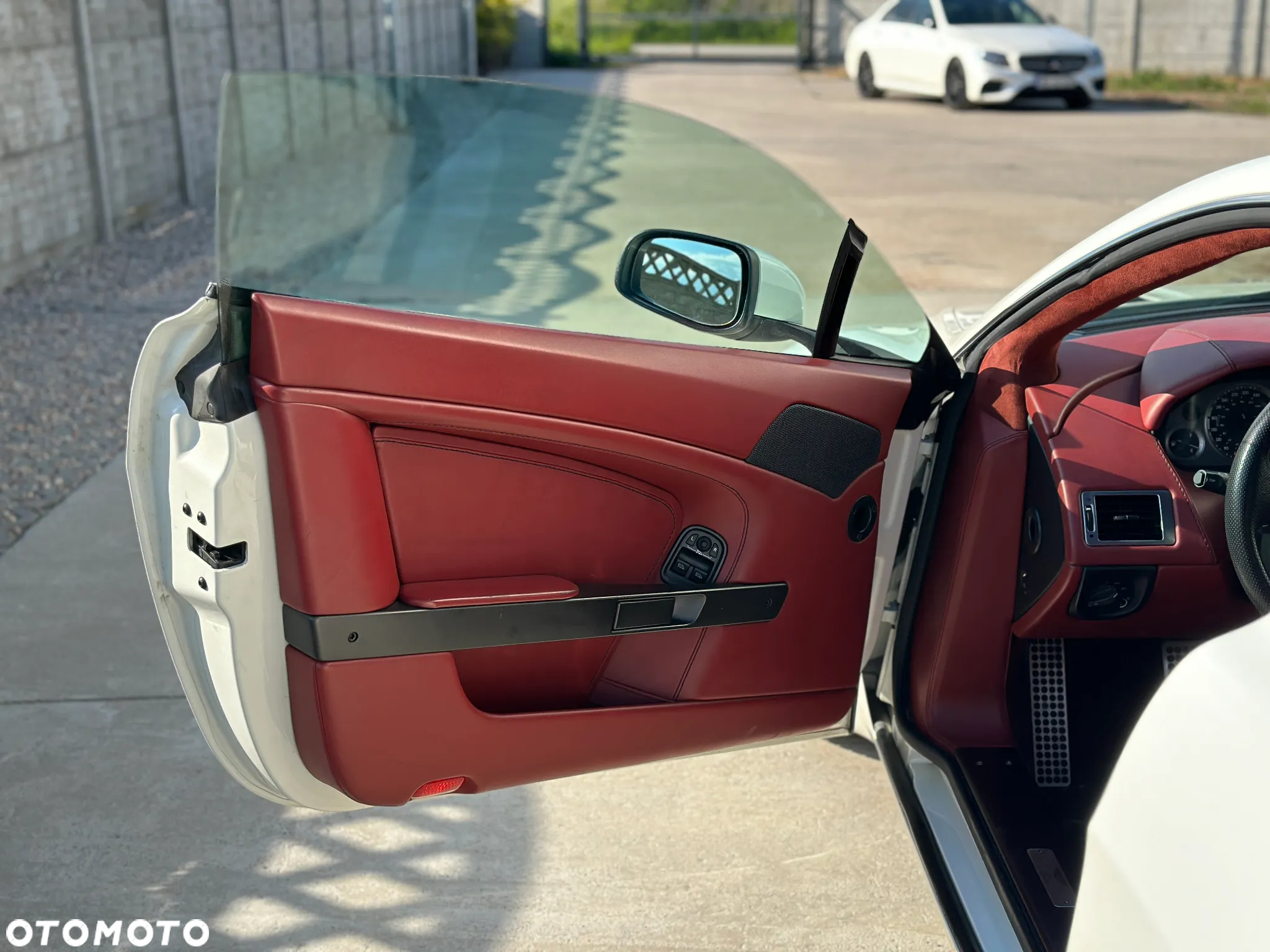 Aston Martin V8 Vantage Sportshift - 26
