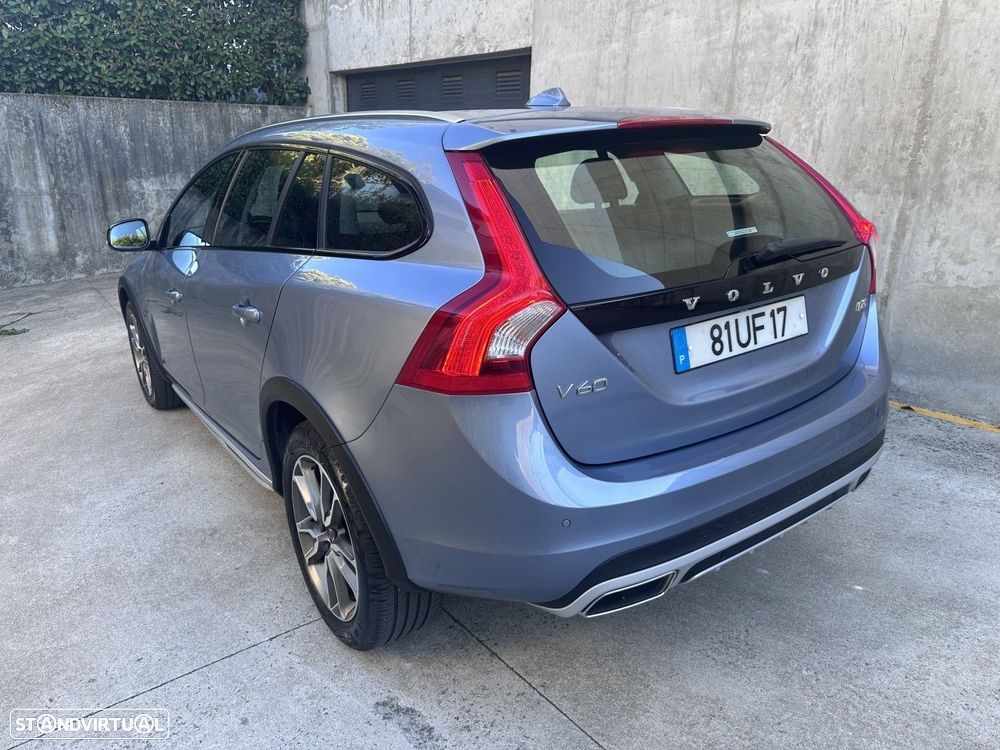 Volvo V60 Cross Country 2.0 D3 Pro Geartronic - 4