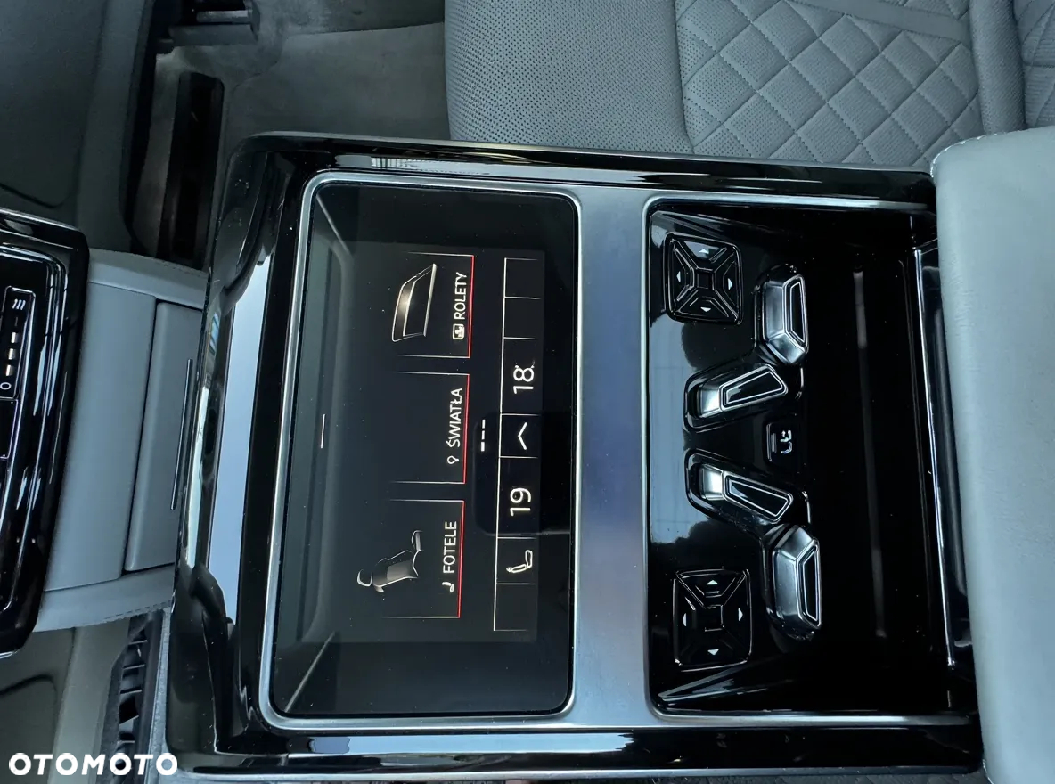 Audi A8 - 26