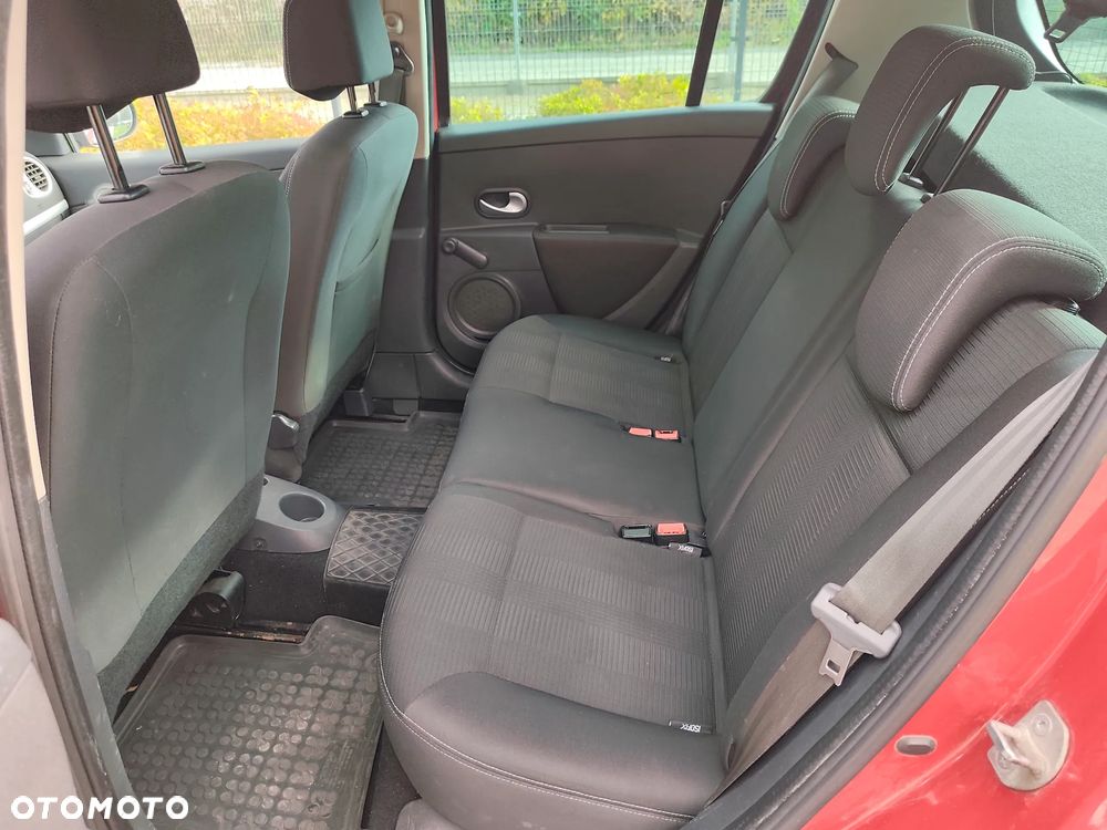 Renault Clio - 7