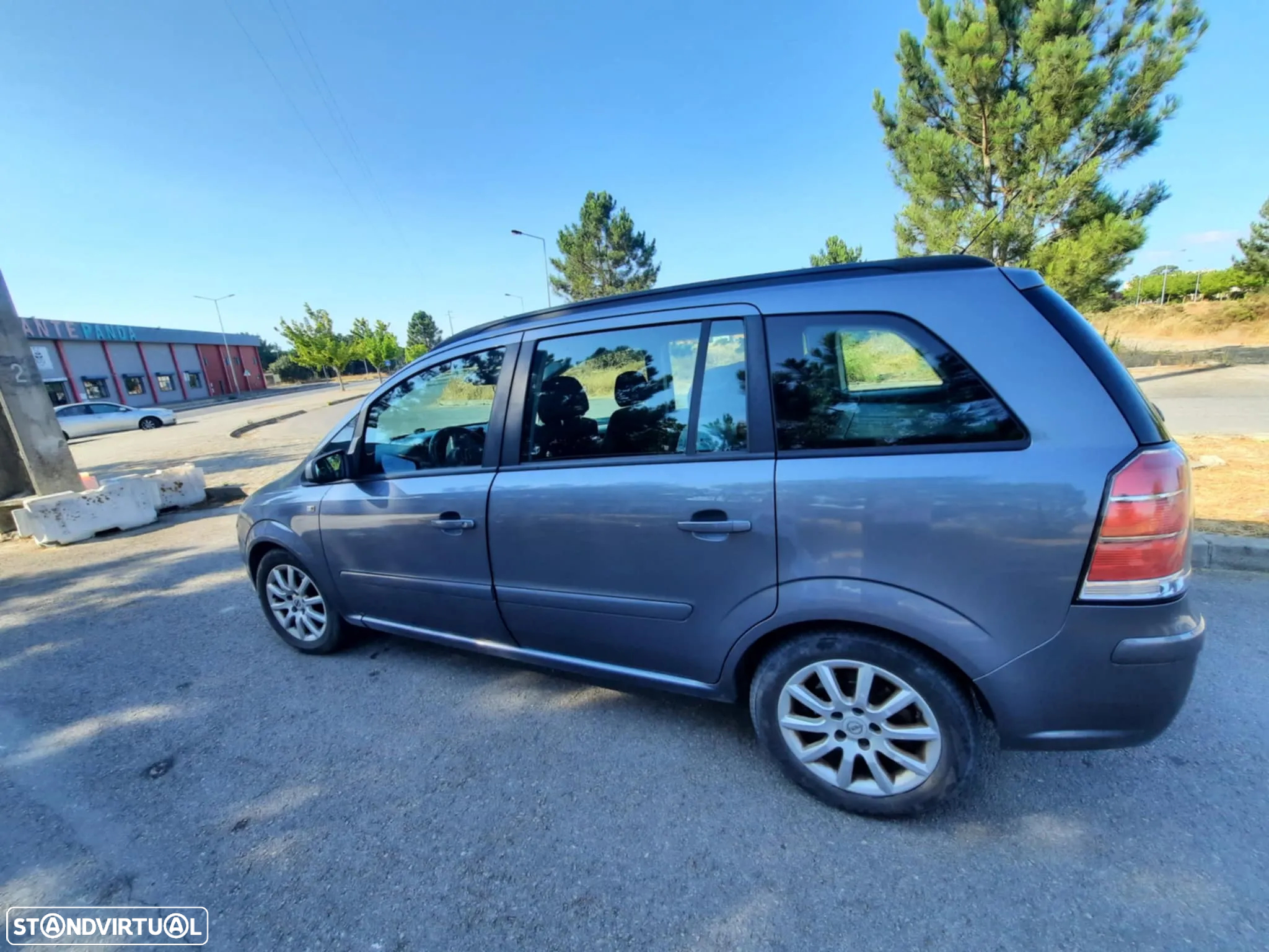 Opel Zafira 1.9 CDTi Enjoy - 2