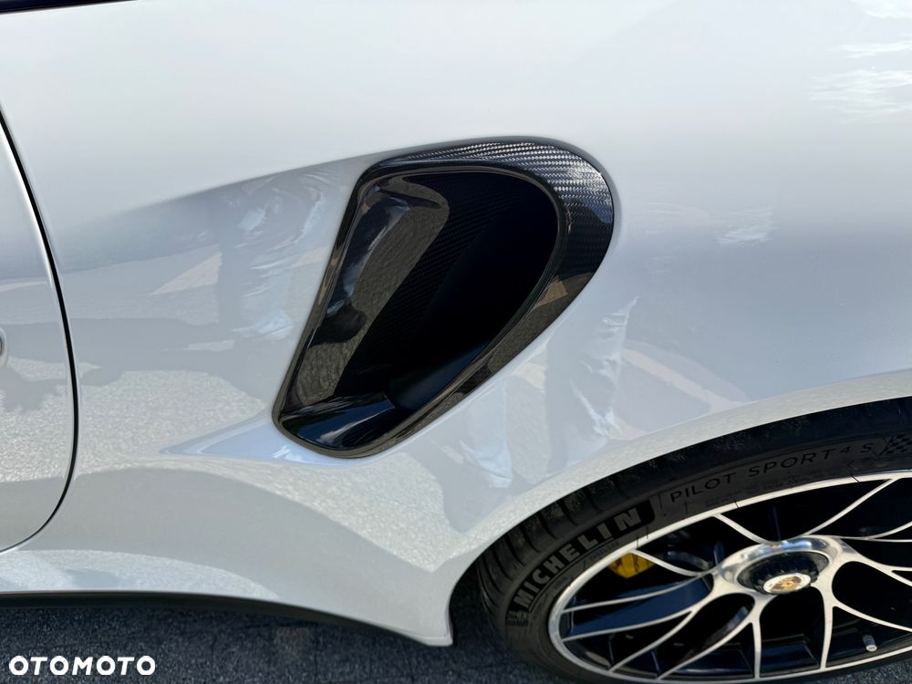 Porsche 911 Turbo S - 12