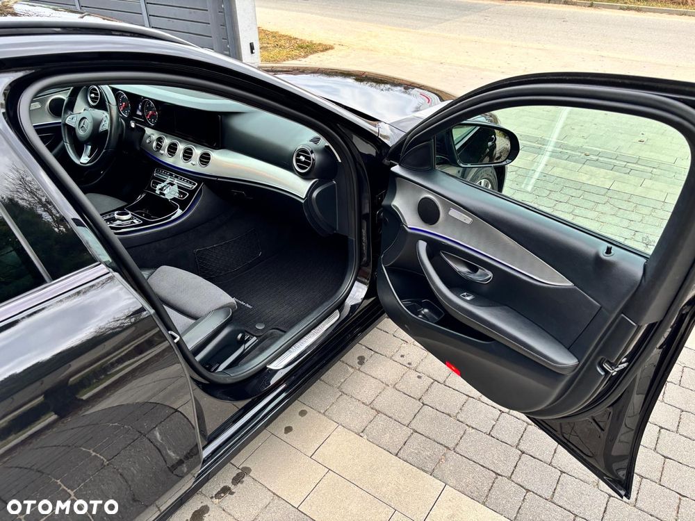 Mercedes-Benz Klasa E 200 d 9G-TRONIC - 9