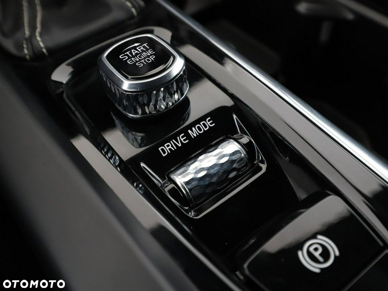 Volvo XC 60 D4 AWD Geartronic RDesign - 30