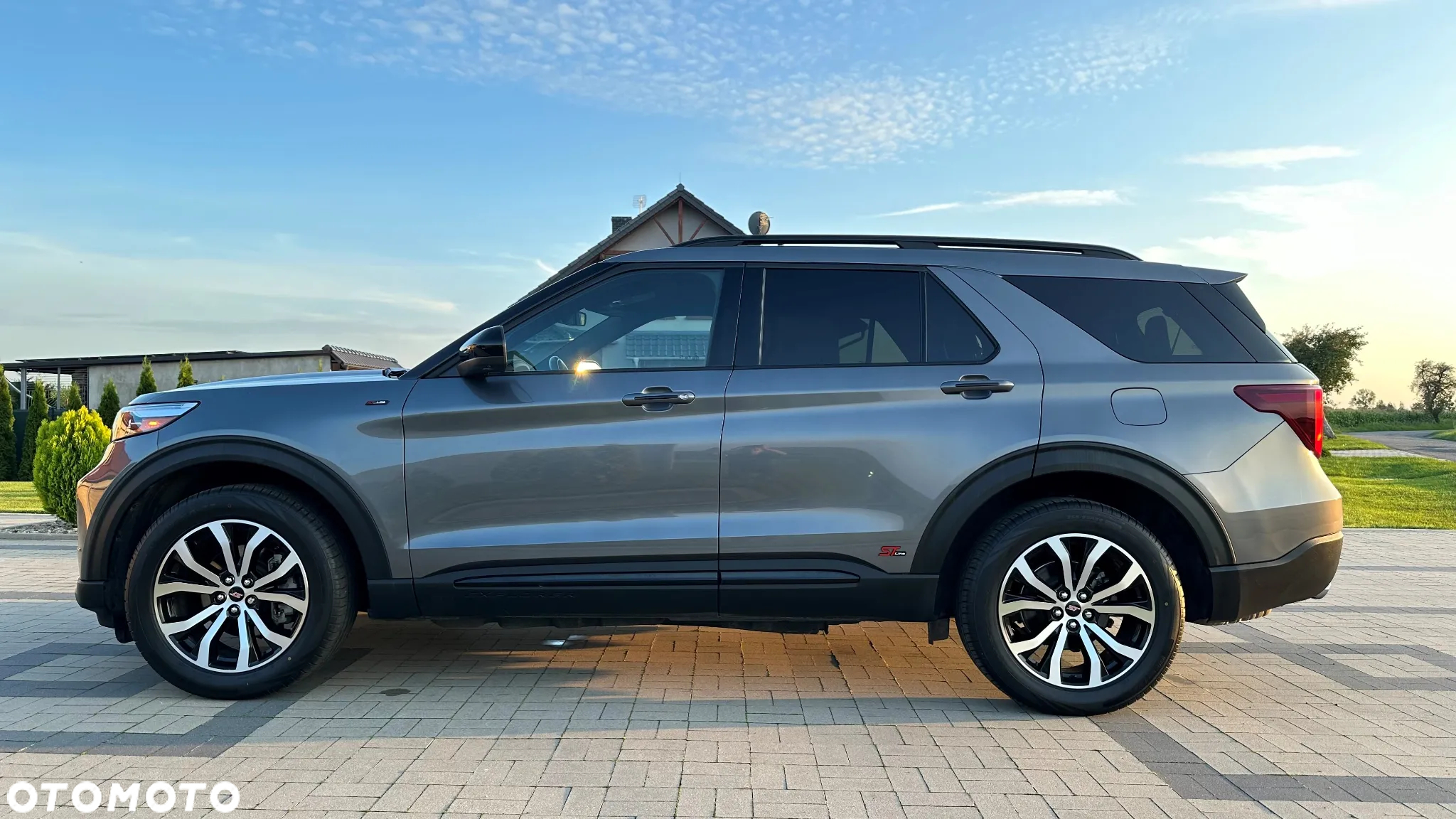 Ford Explorer - 3