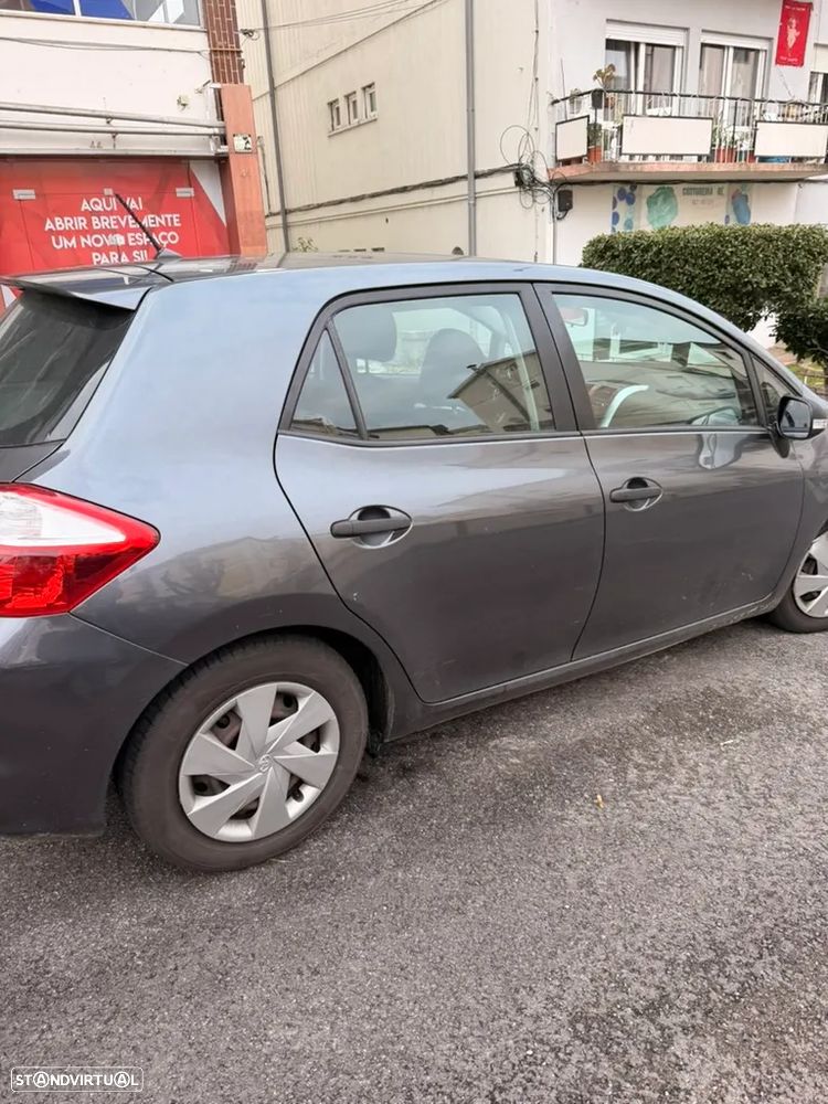 Toyota Auris 1.4 D-4D Comfort - 4