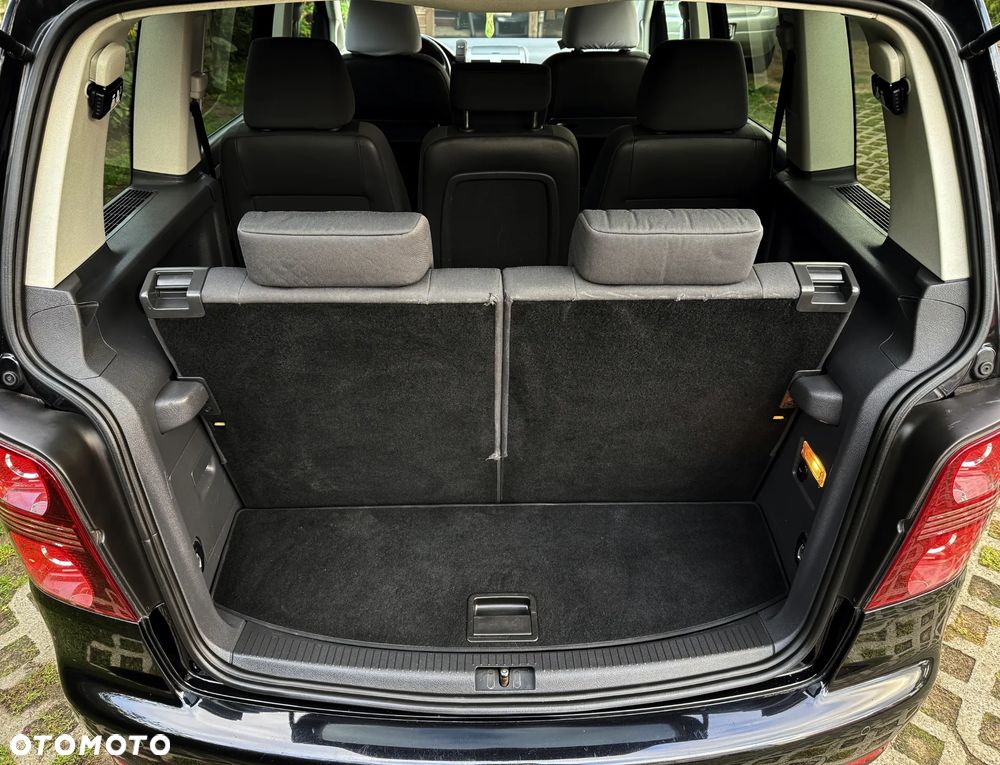 Volkswagen Touran 2.0 TDI DPF Highline Perfectline - 28