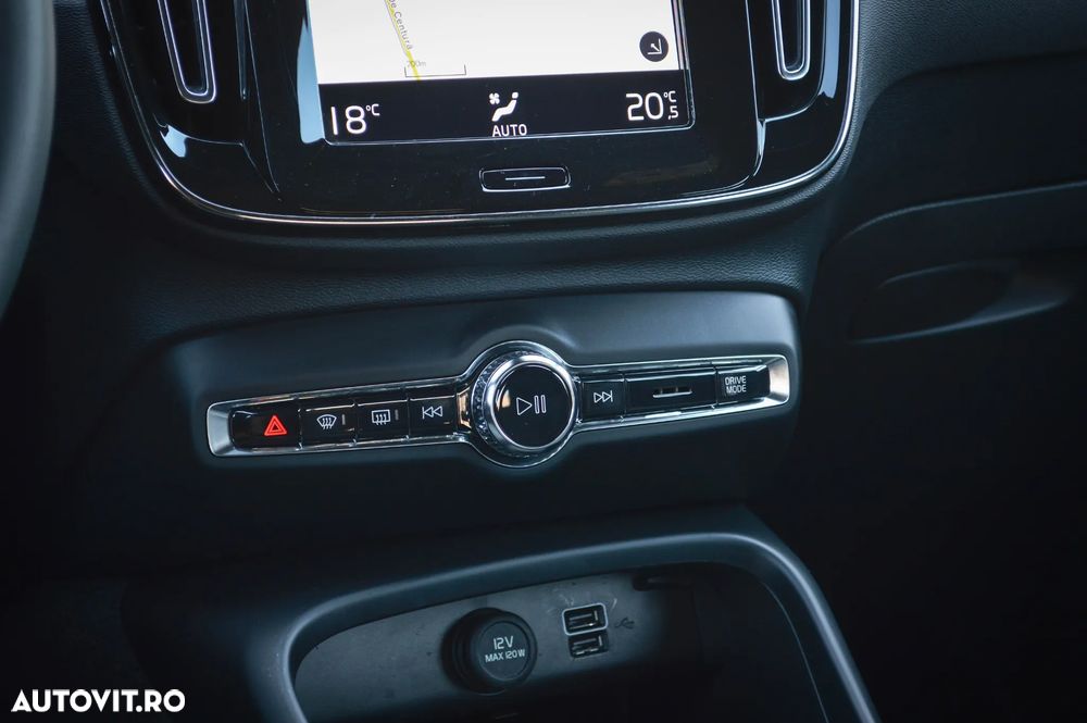 Volvo XC 40 T2 AT8 Momentum - 35