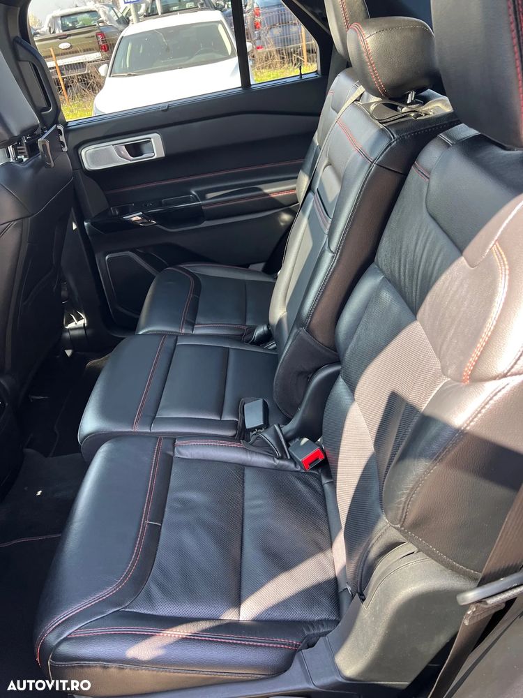 Ford Explorer 3.0 PHEV ST-Line - 12