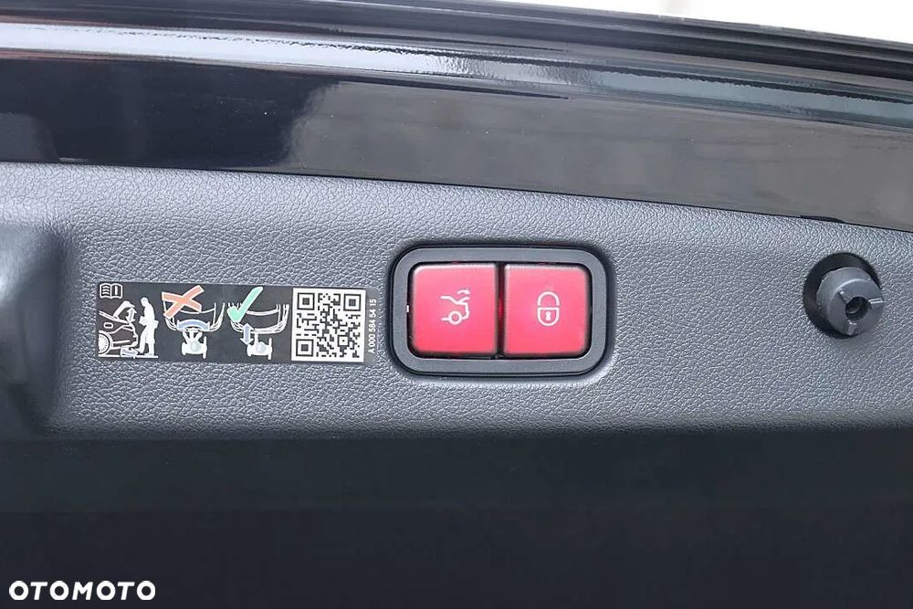 Mercedes-Benz Klasa E 220 d 4Matic 9G-TRONIC - 24