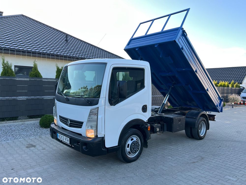 Renault Maxity - 24
