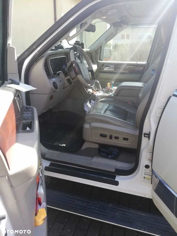 Lincoln Navigator 5.4 4x4 - 25
