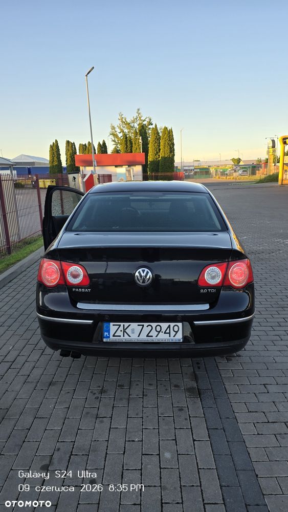 Volkswagen Passat - 2