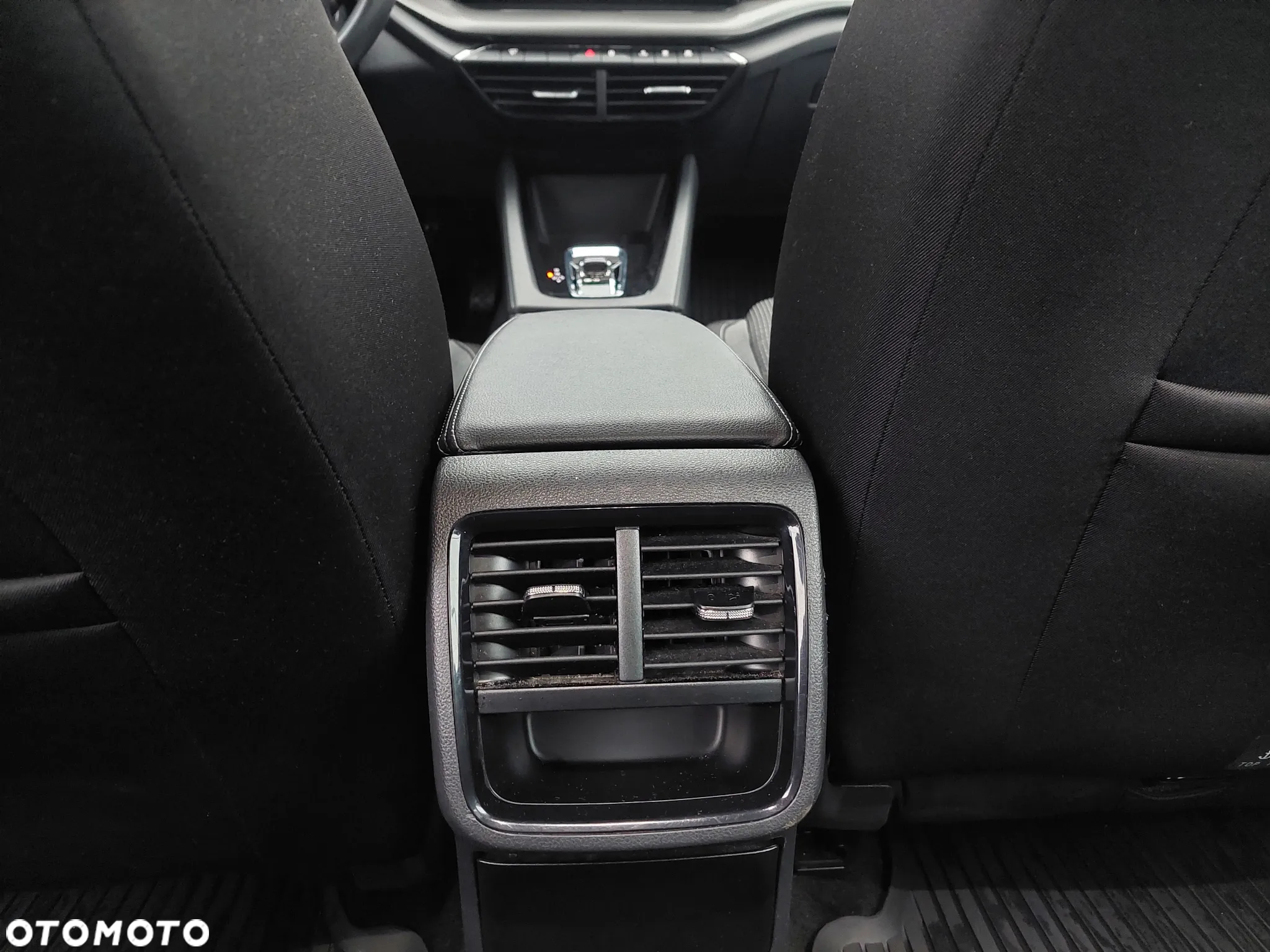 Skoda Octavia 2.0 TDI Ambition DSG - 24