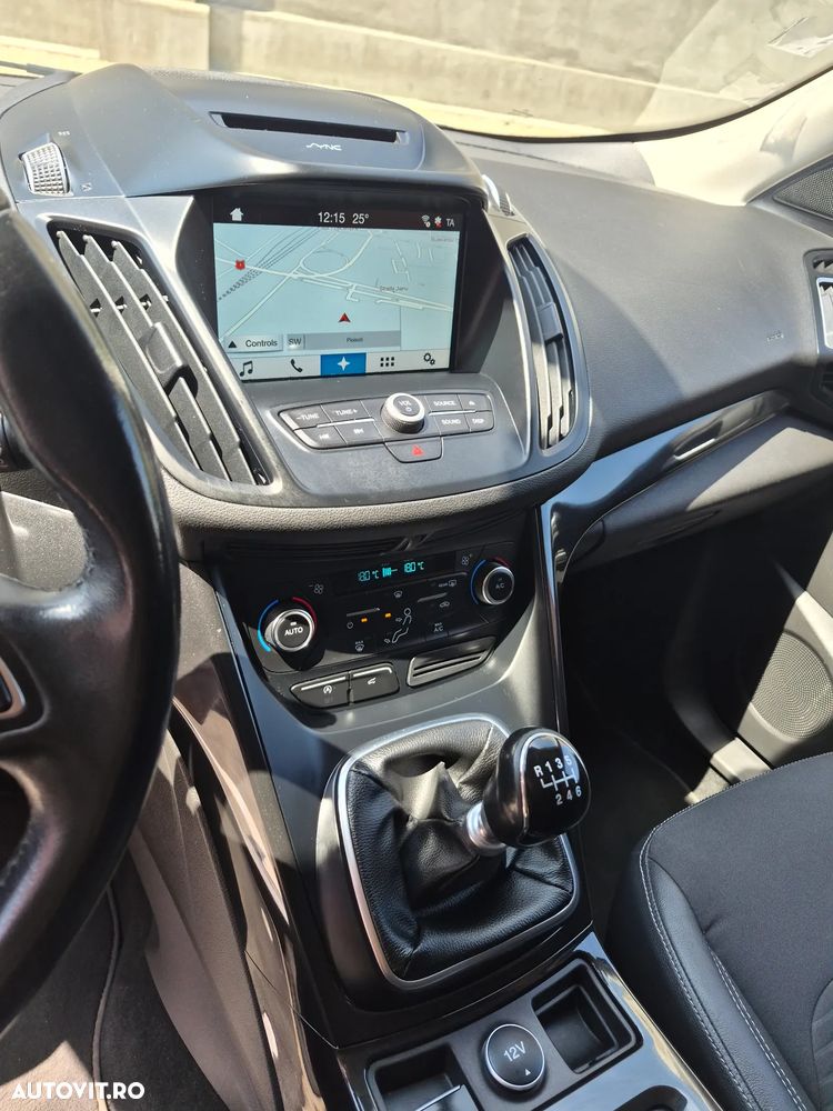 Ford Kuga 1.5 TDCi 2WD Titanium - 6