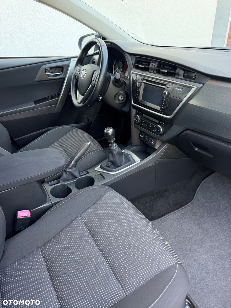 Toyota Auris 1.6 Premium + - 15