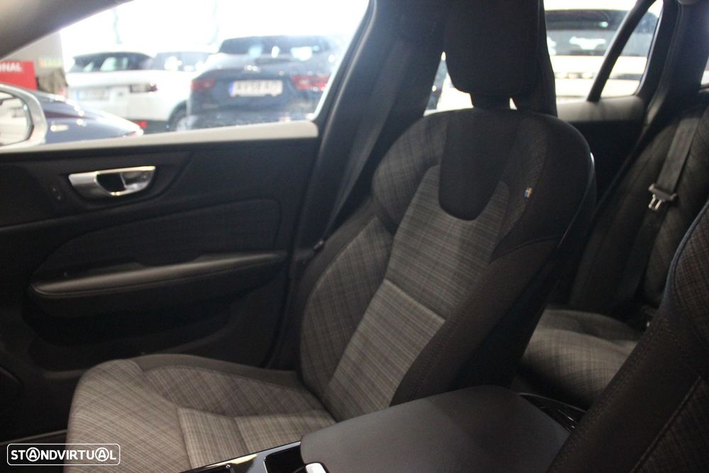 Volvo V60 2.0 T6 AWD TE Essential - 6