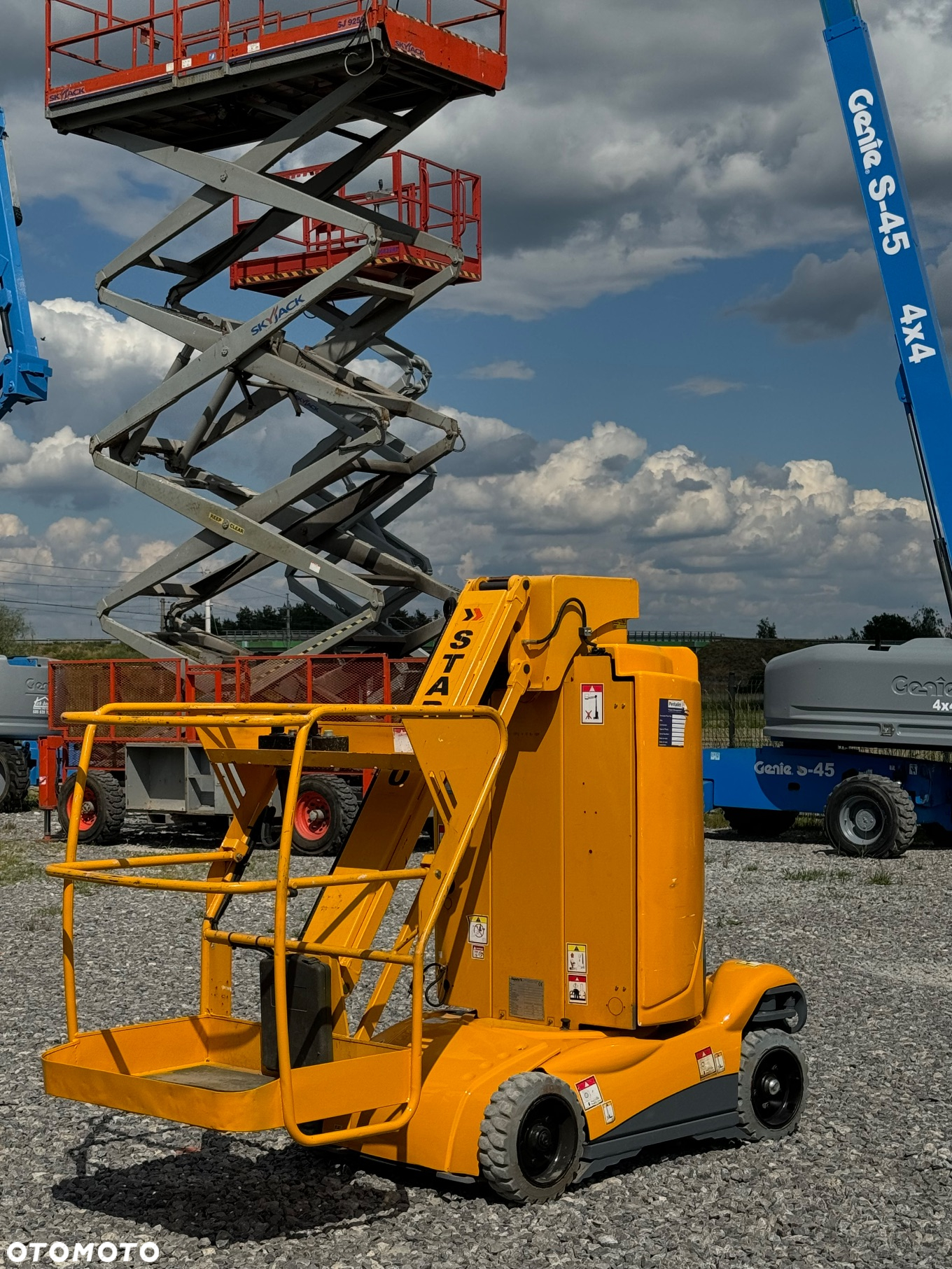 Skyjack 9250 4x4 podnośnik nożycowy podest silnik kubota - 5