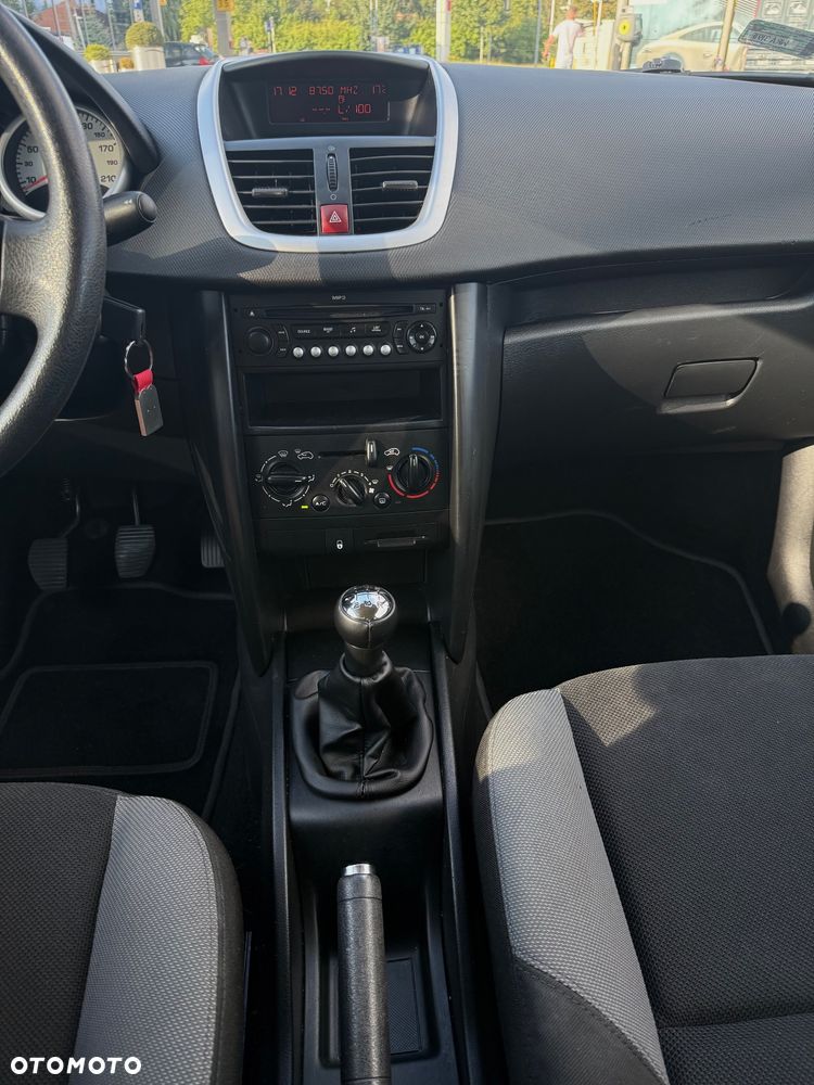 Peugeot 207 1.4 16V Trendy - 4