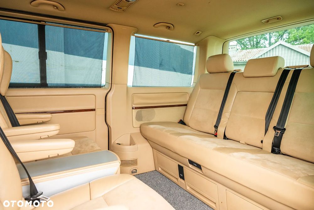 Volkswagen Multivan - 15