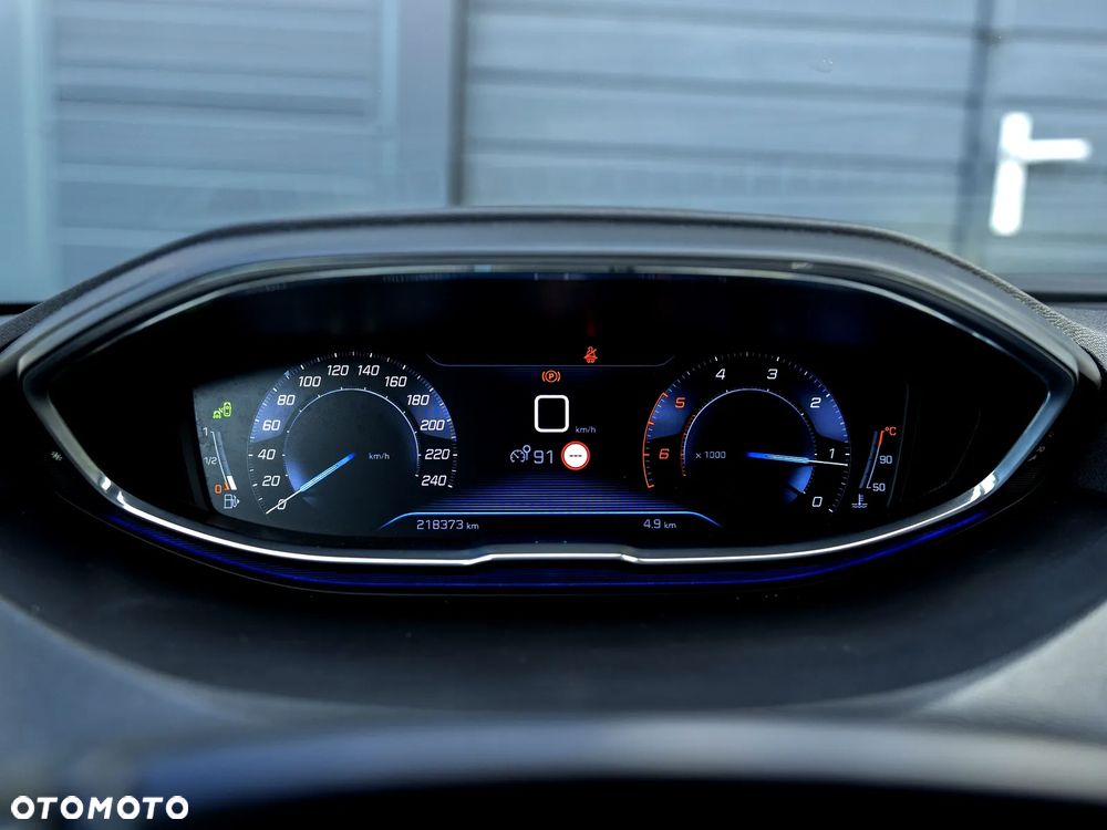 Peugeot 5008 1.6 BlueHDi Allure 7os - 25
