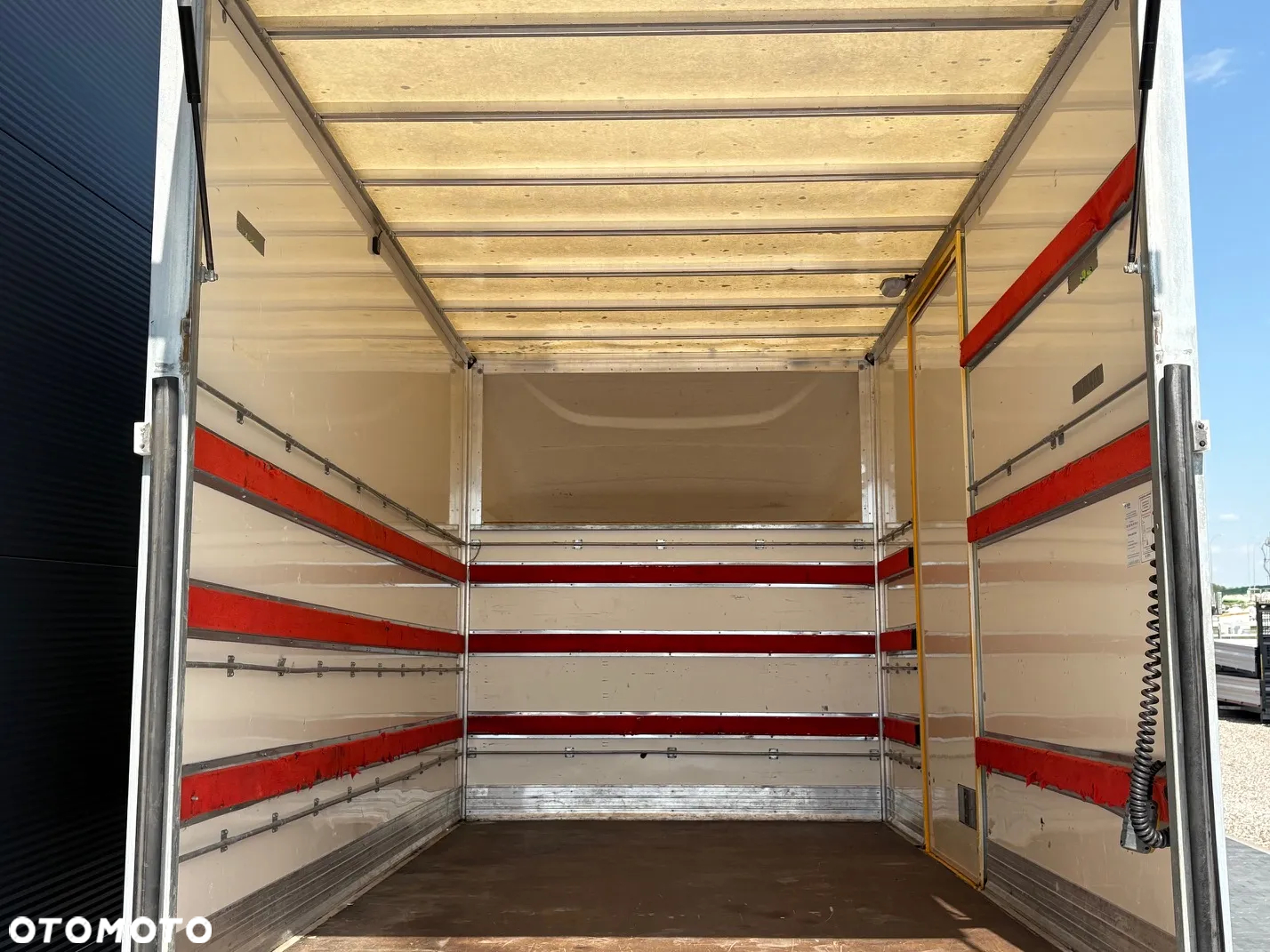 Iveco Daily 35C15 3.0 HPI Kontener 8 palet + winda 750kg + drzwi boczne **KLIMA**Kamera**Serwis**Sprowadzony**Bez AdBlue** - 6