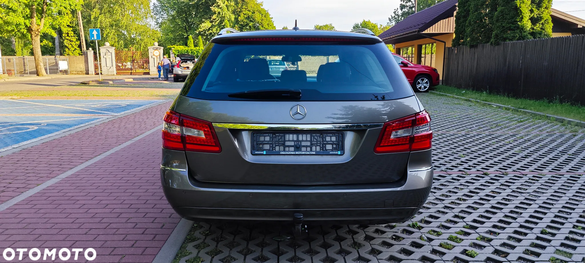 Mercedes-Benz Klasa E 220 T CDI Automatik Avantgarde - 25