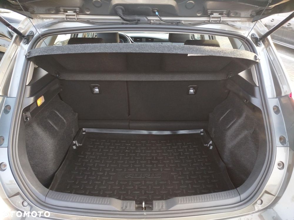 Toyota Auris - 16