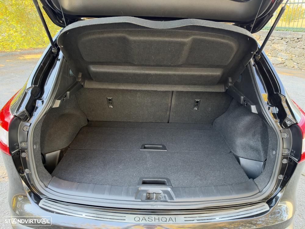 Nissan Qashqai 1.5 dCi N-Connecta 18 - 22