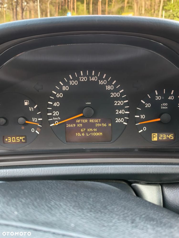 Mercedes-Benz CLK - 17
