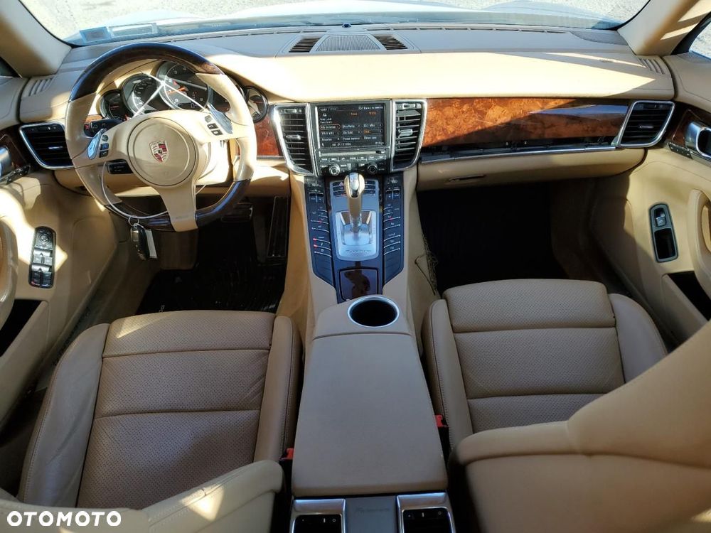 Porsche Panamera 4 - 16