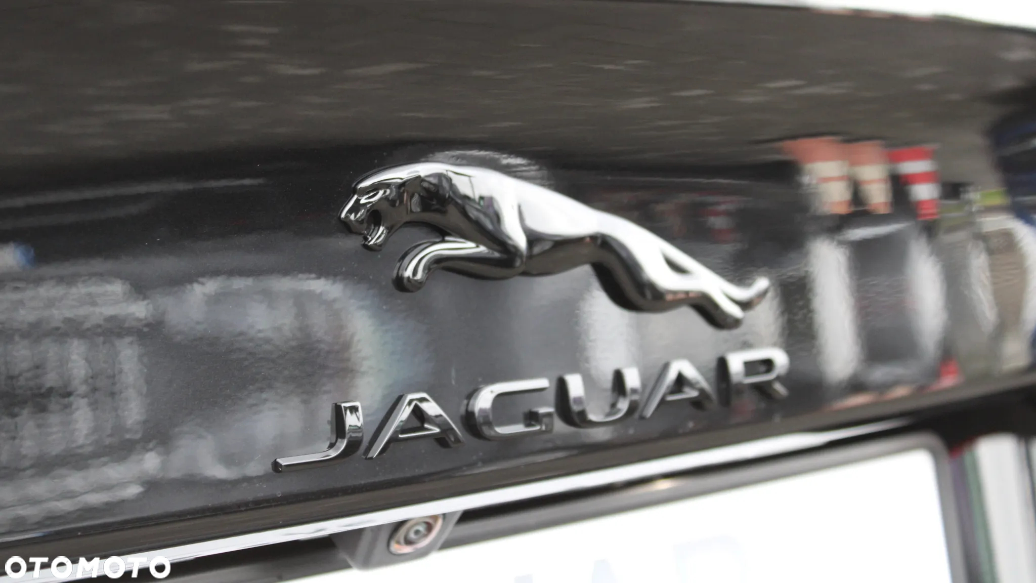 Jaguar XE - 25
