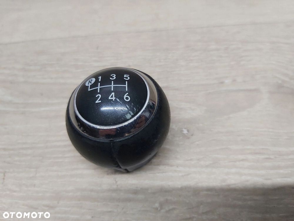Toyota Auris II Yaris III Corolla E16 E15 gałka zmiany biegów 6B - 2