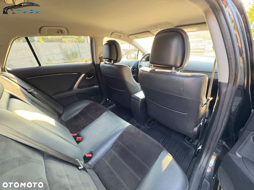 Toyota Avensis Touring Sports 1.8 Executive - 30