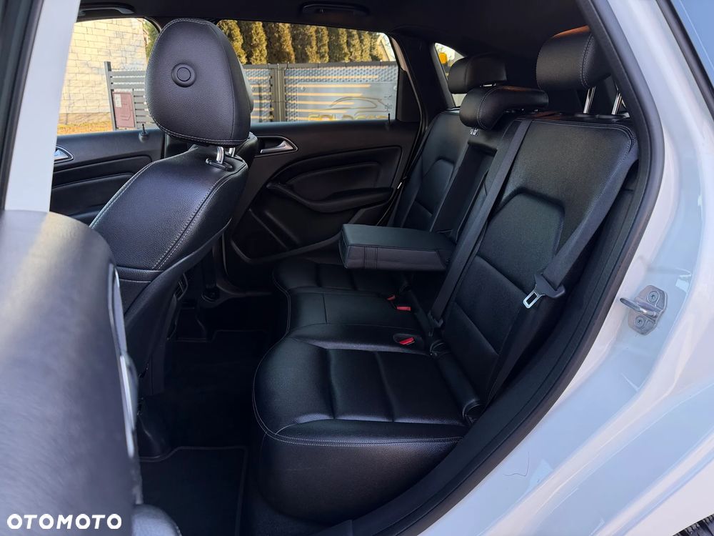 Mercedes-Benz Klasa B 250 4-Matic Style - 13