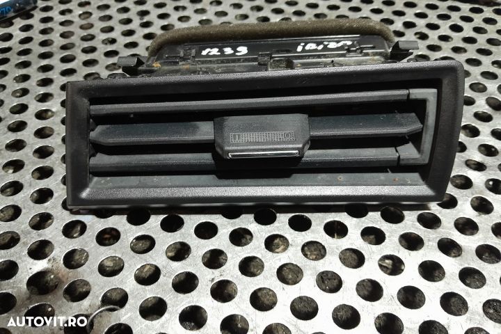 Grila ventilatie bord centru 6F1820901 6F1820901 Seat Ibiza 5 KJ [201 - 1