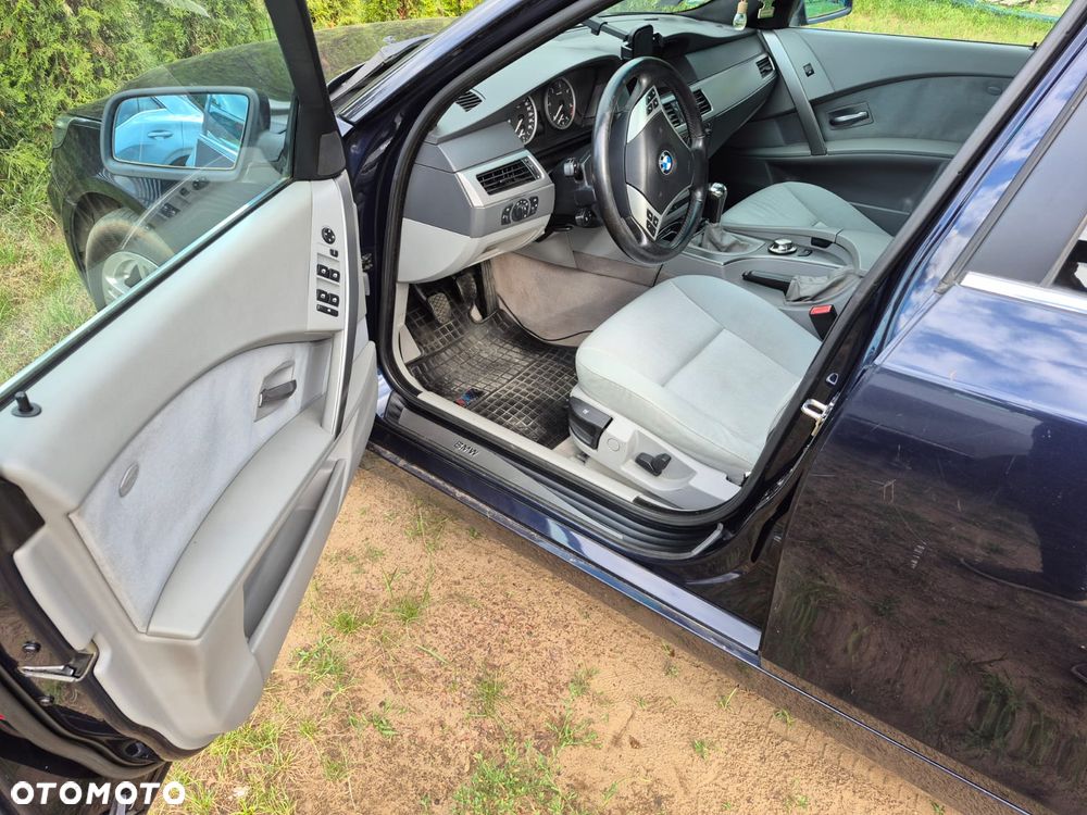 BMW Seria 5 525d - 9