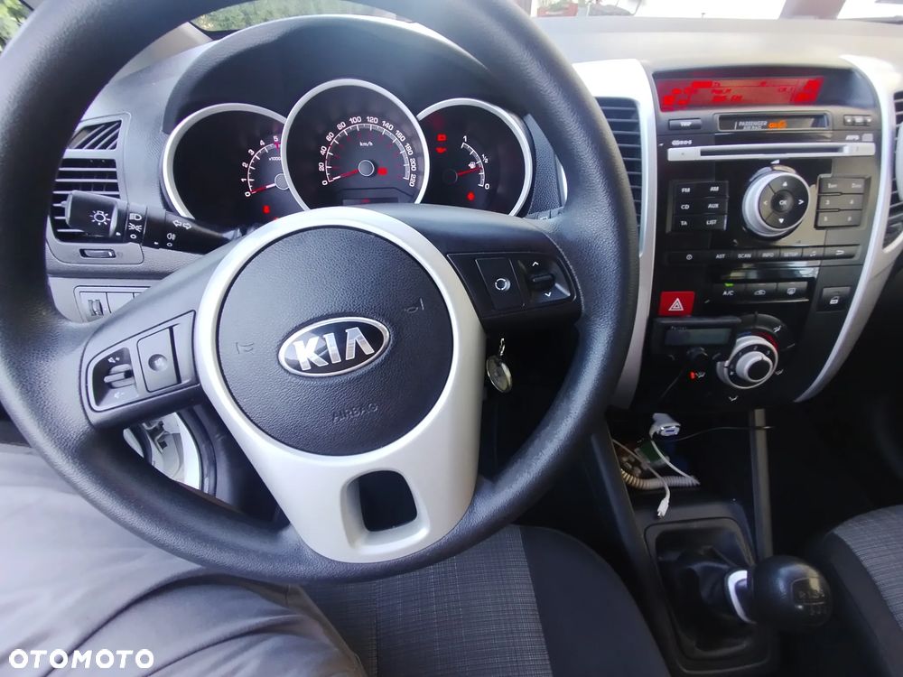 Kia Venga 1.4 CRDi 90 Vision - 10