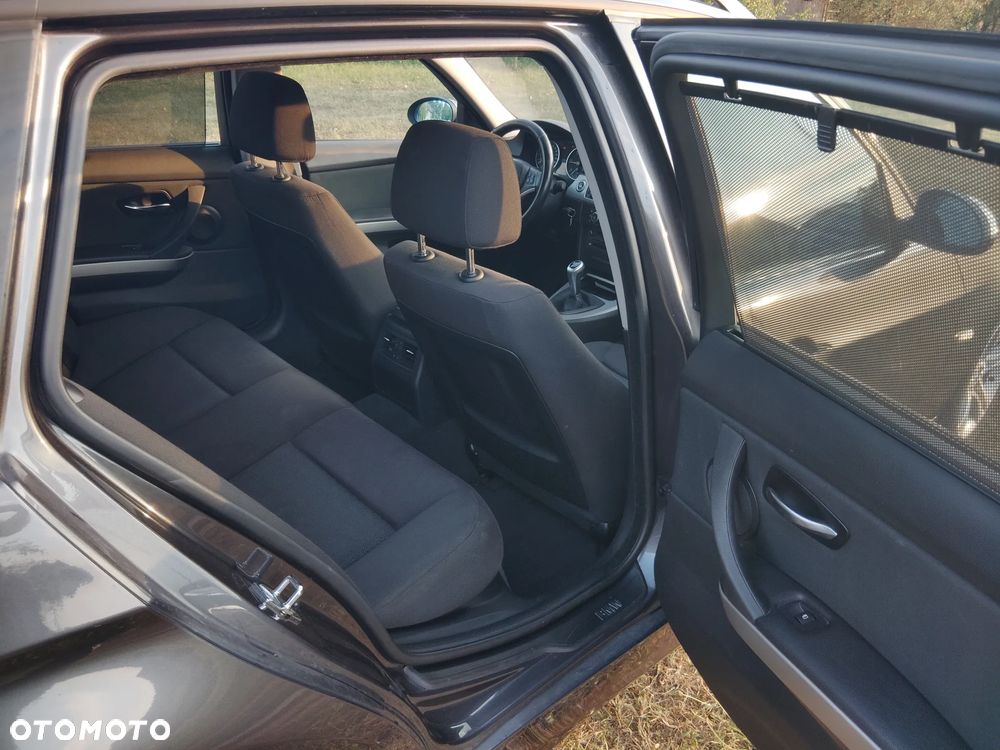 BMW Seria 3 320d - 9