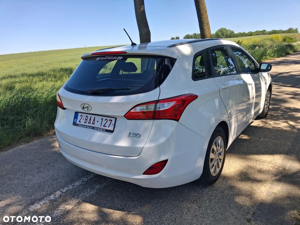 Hyundai i30 blue 1.6 CRDi Classic - 3