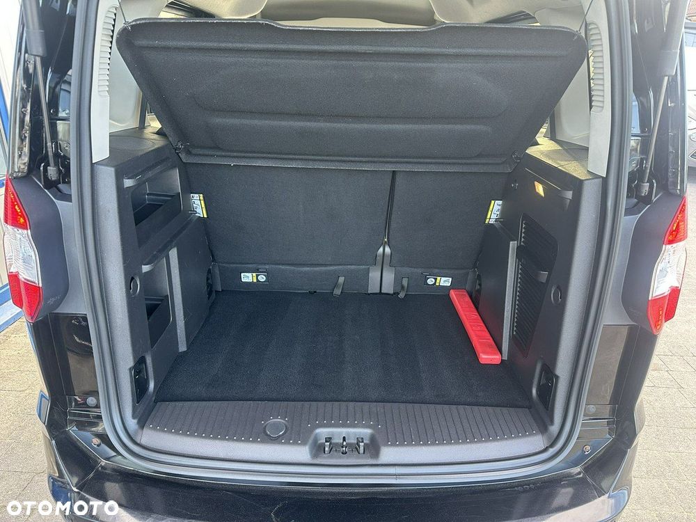 Ford Tourneo Courier - 23