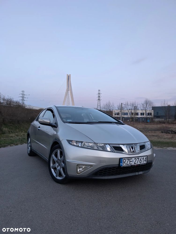 Honda Civic 2.2i-CTDi Executive - 1