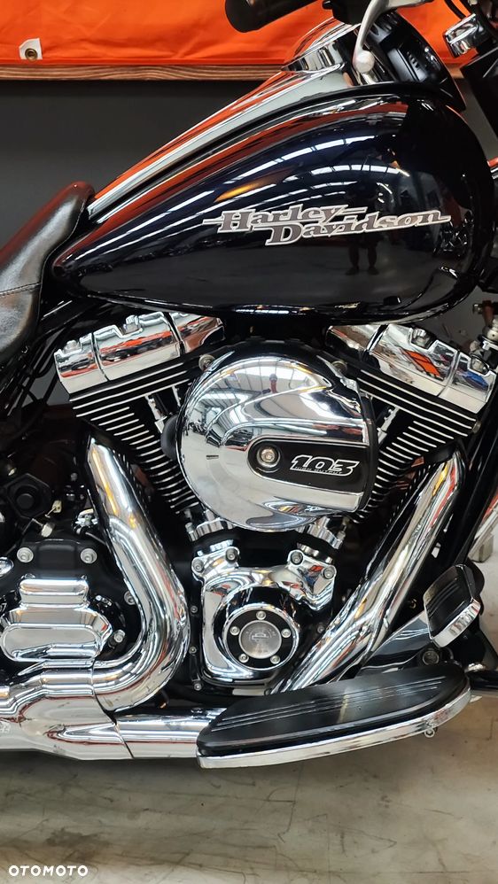 Harley-Davidson Touring Street Glide - 15