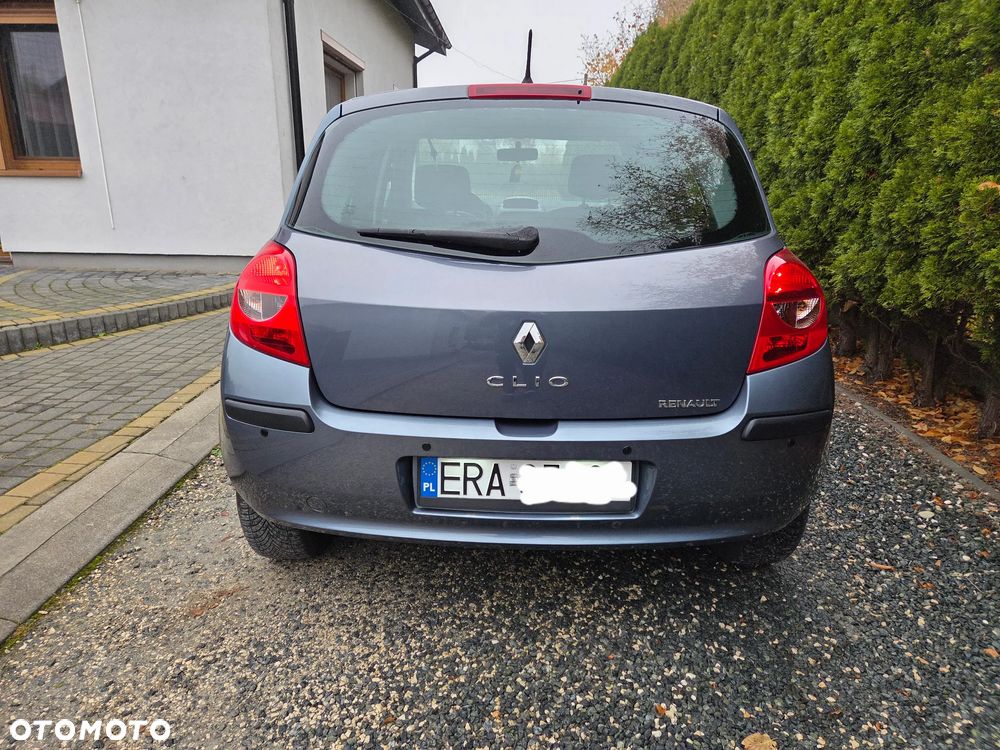 Renault Clio 2006 photo 5
