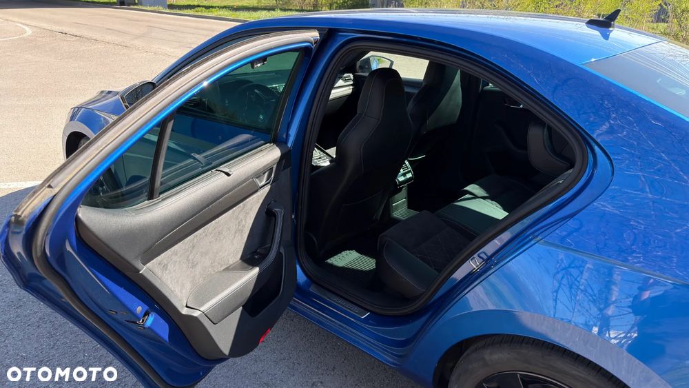 Skoda Superb 2.0 TDI SCR 4x4 Sportline DSG - 10